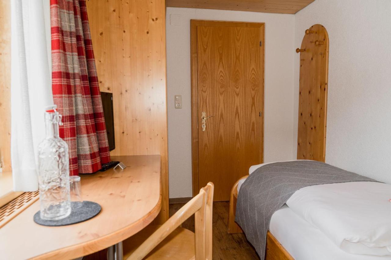 Gasthof Zum Guten Tropfen Partenen Exterior foto