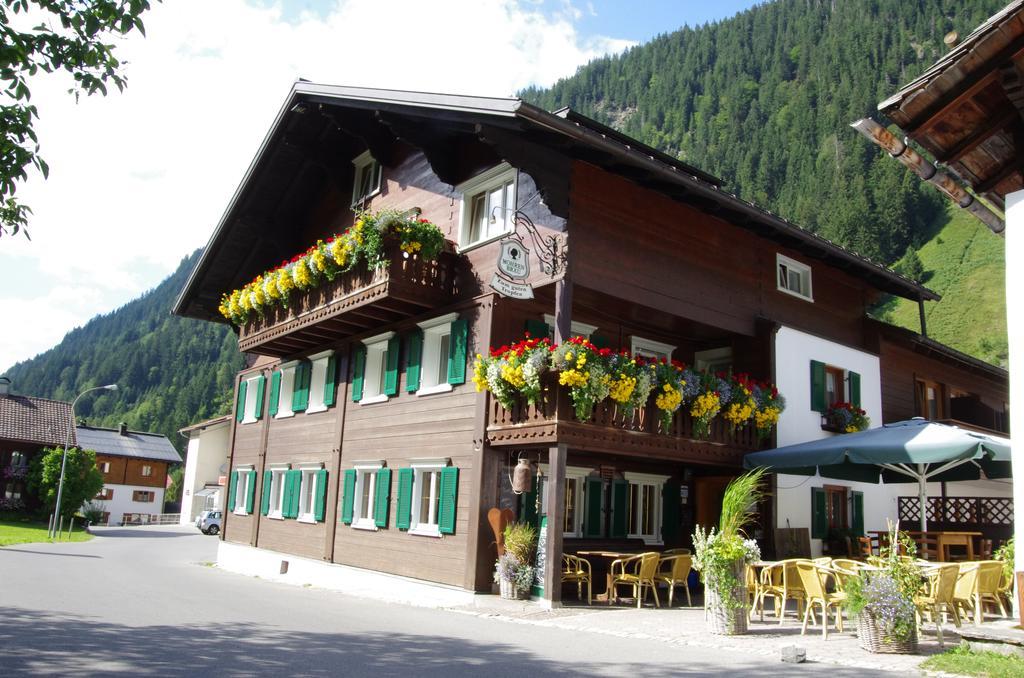 Gasthof Zum Guten Tropfen Partenen Exterior foto