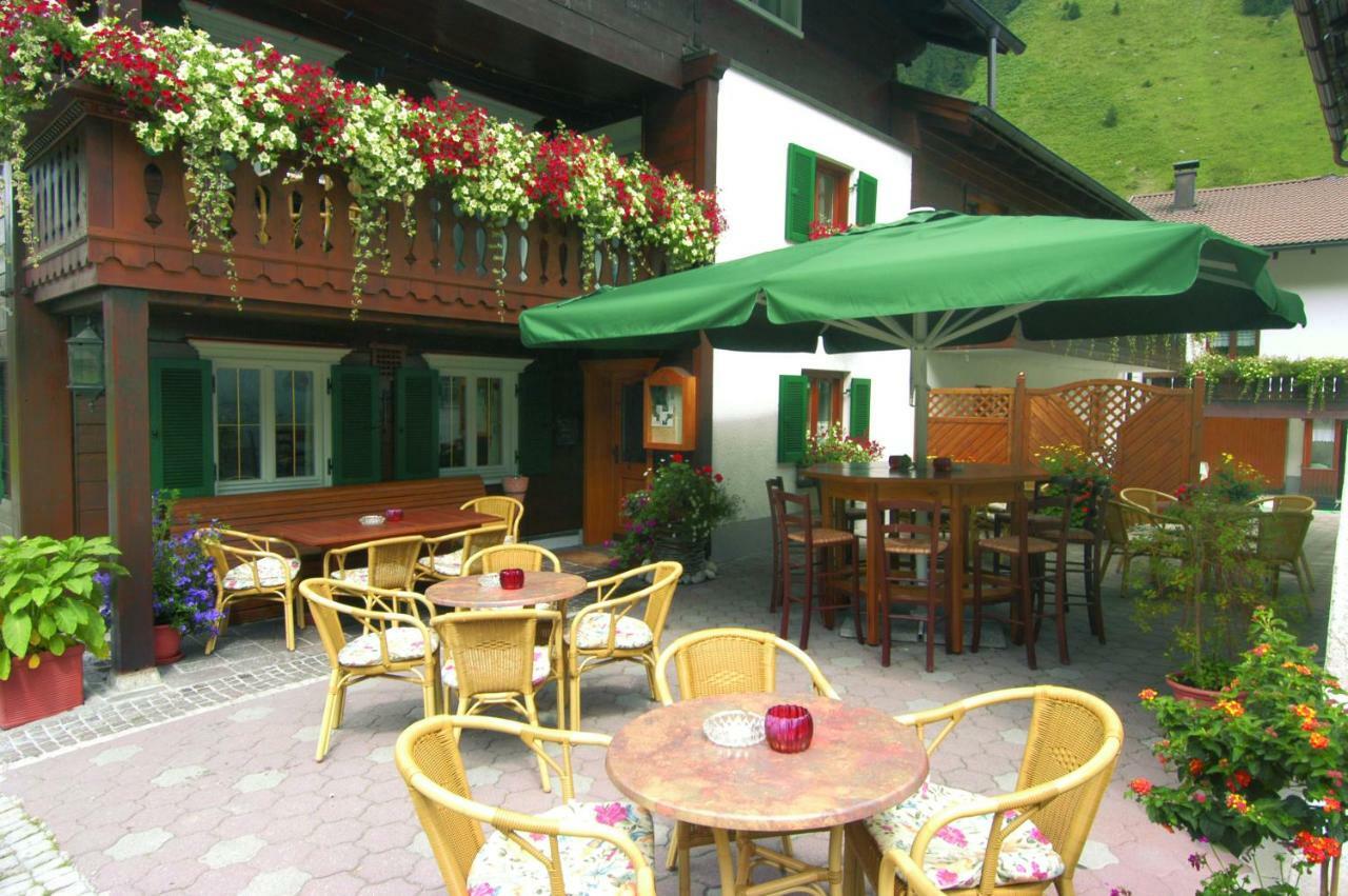 Gasthof Zum Guten Tropfen Partenen Exterior foto